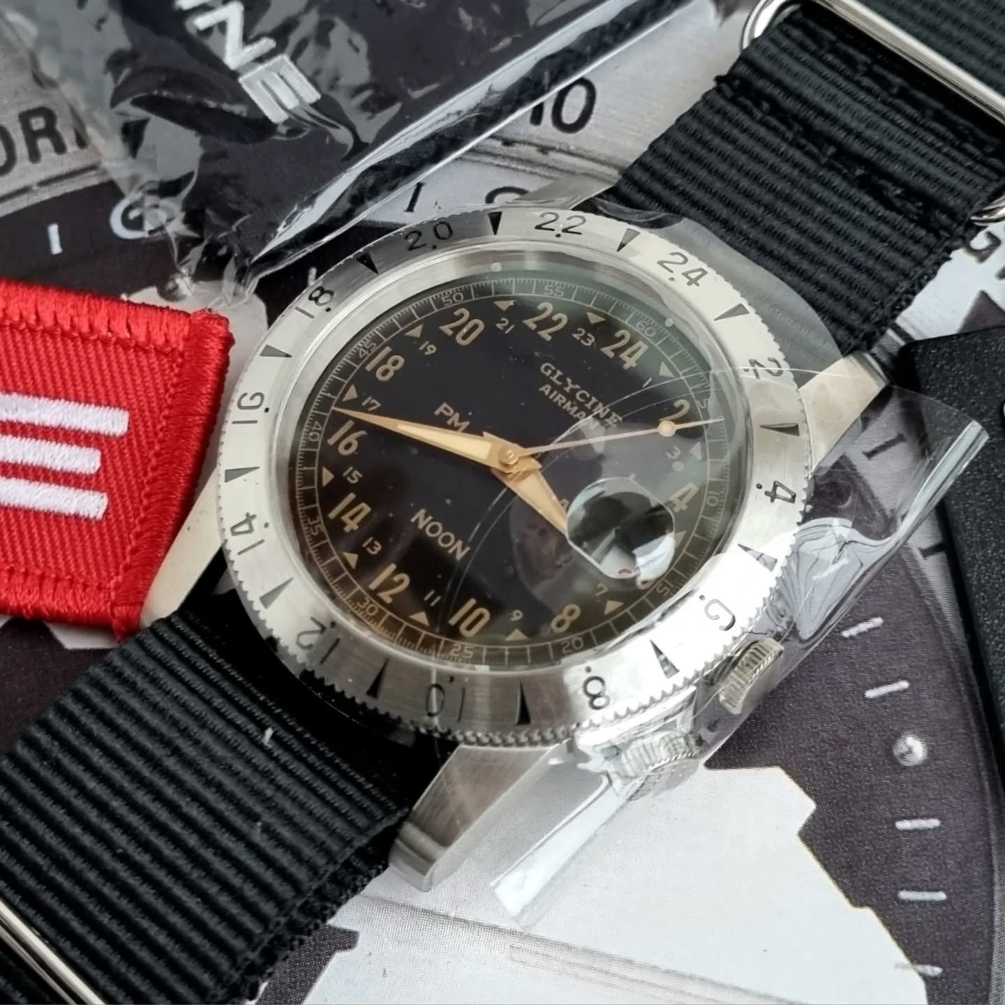 glycine airman noon glycine airman noon